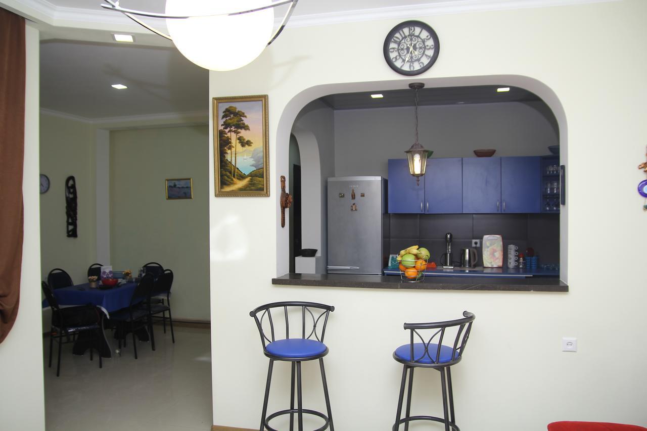 Guesthouse Different Tbilisi Exterior photo