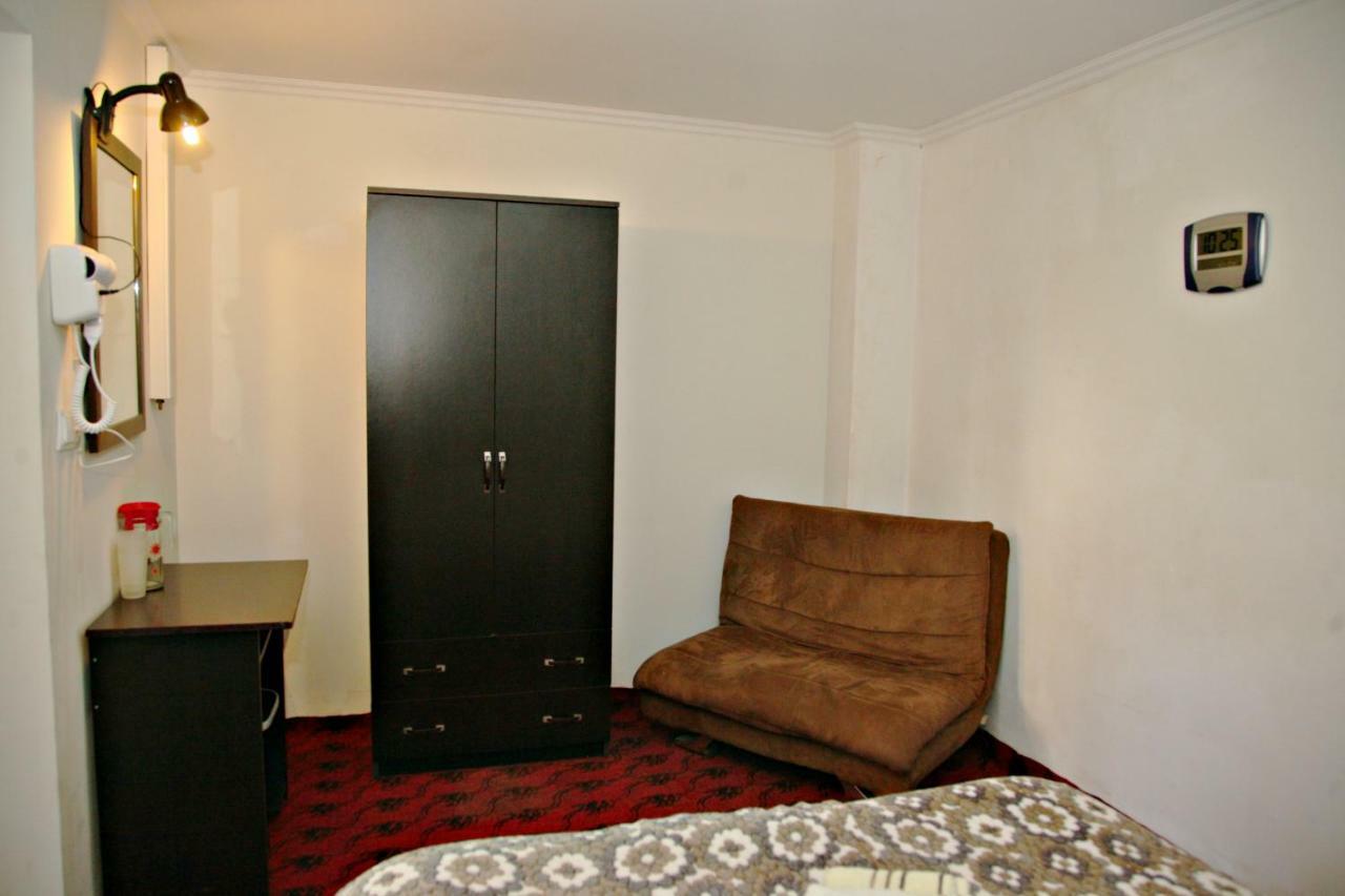 Guesthouse Different Tbilisi Exterior photo